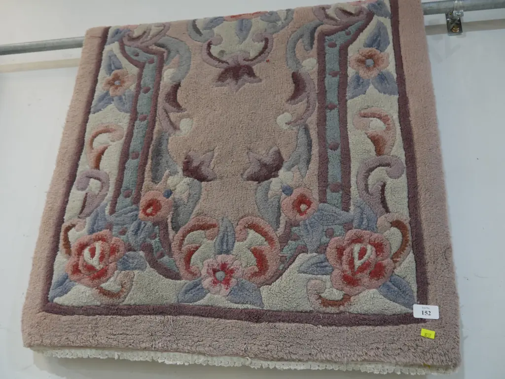Small rug Image 1++