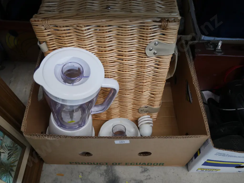 Picnic basket set etc Image 1++