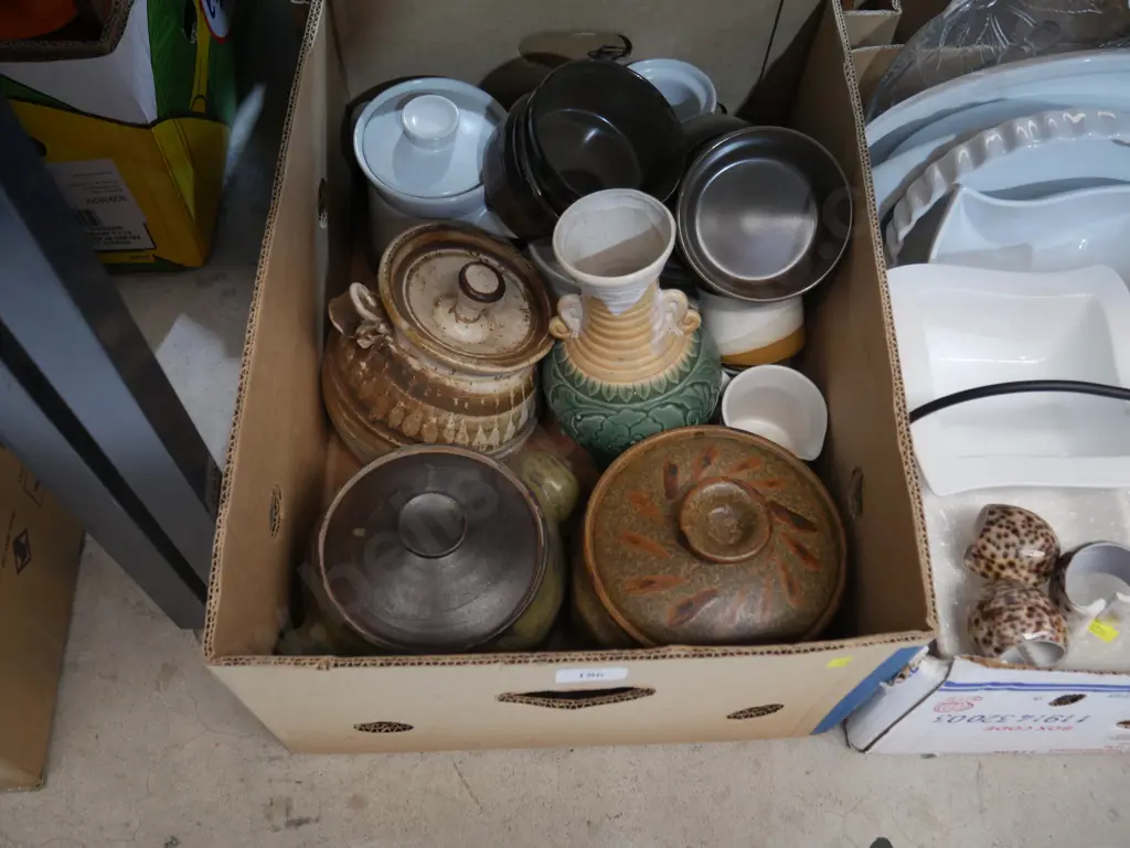 Assorted pottery Image 1++