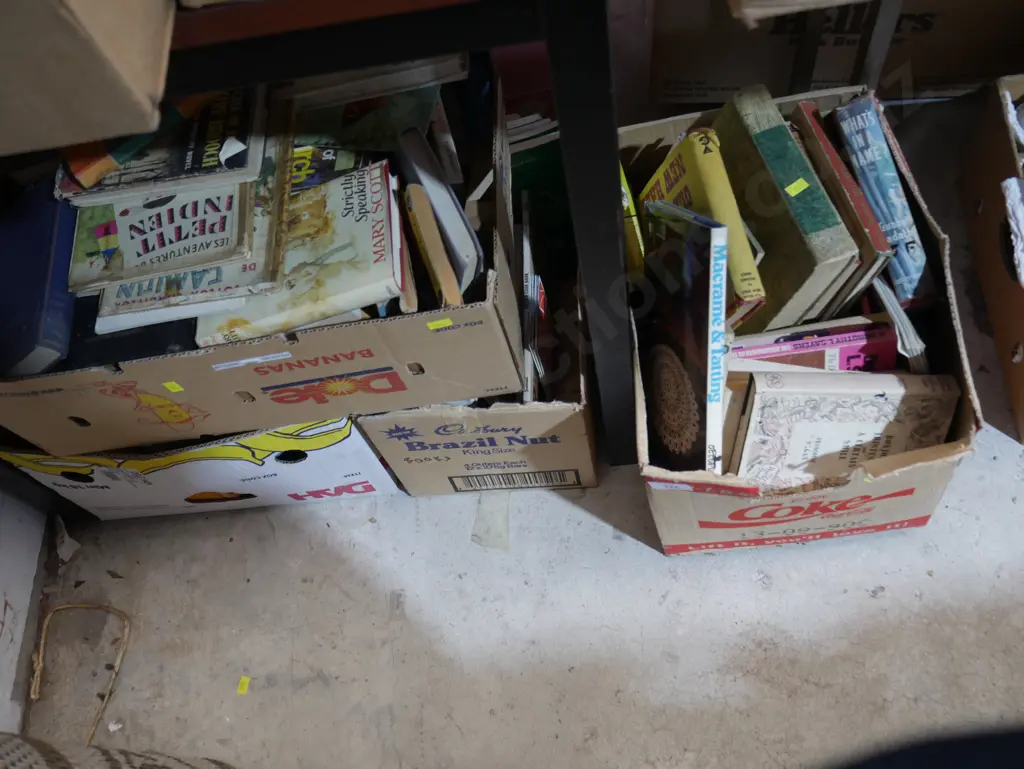 4 boxes books Image 1++