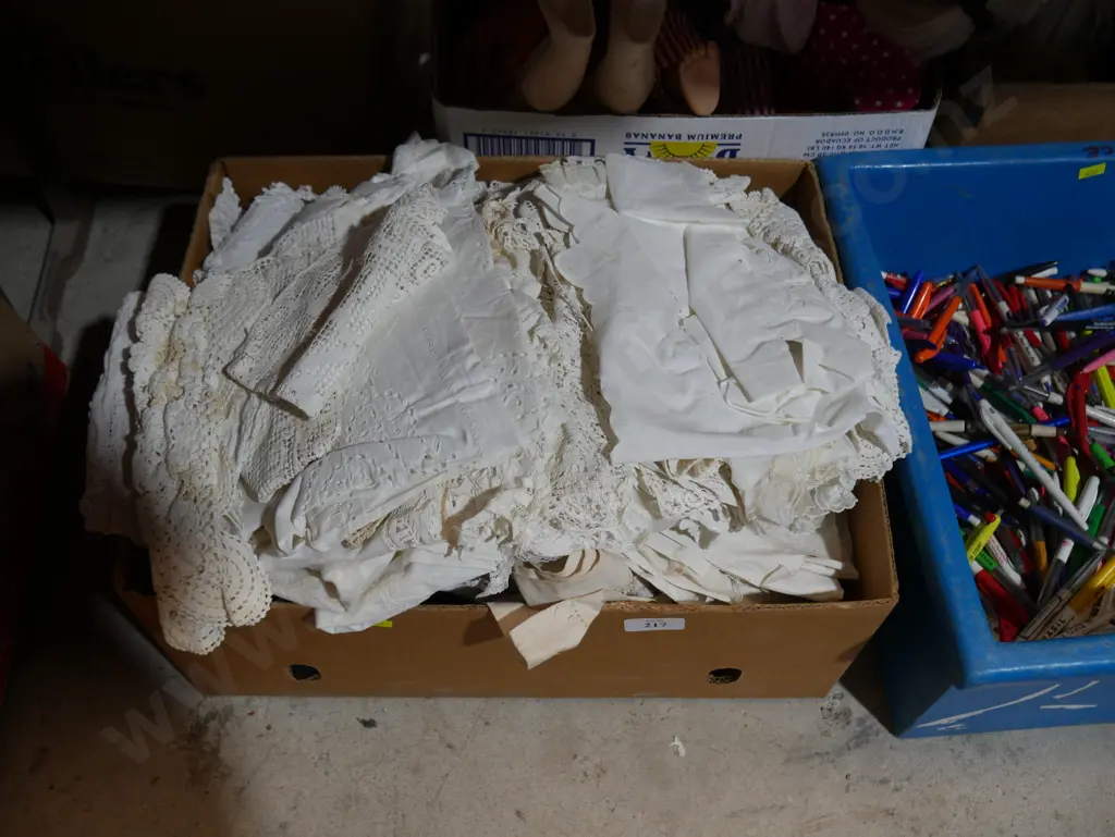 Old table lace etc Image 1++