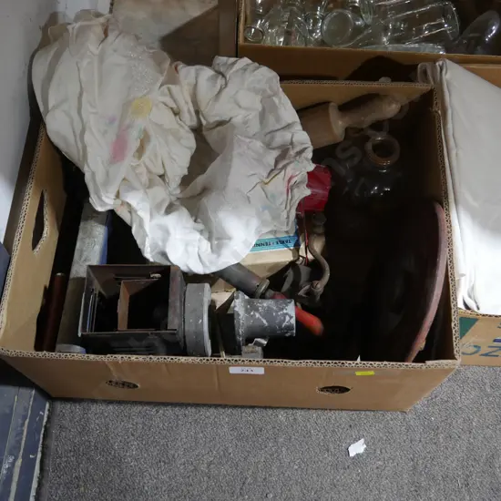 Mixed sundries