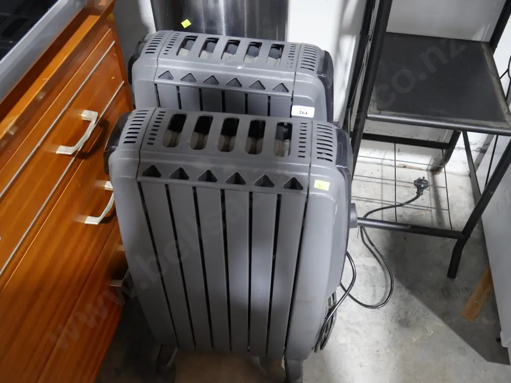 2 oil heaters Image 1++