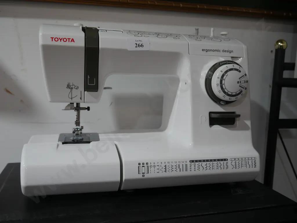 Toyota sewing machine Image 1++