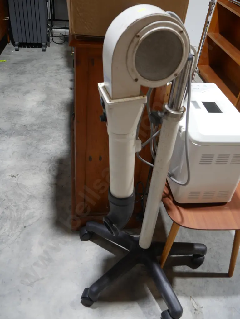 Pet dryer and fans Image 1++
