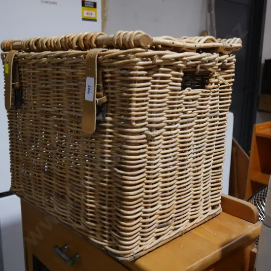 Picnic basket