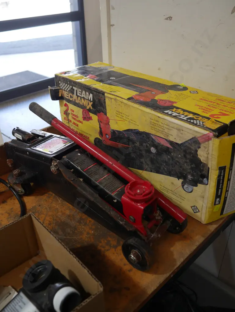 Trolley jack Image 1++