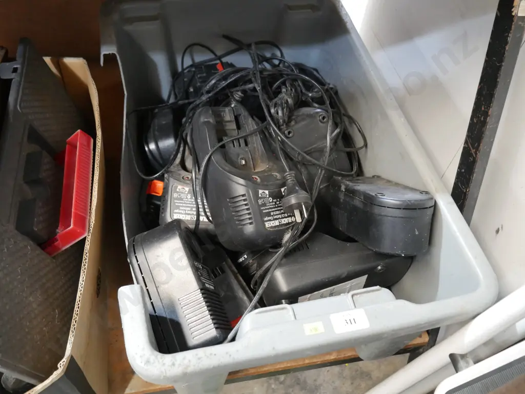 Assorted chargers and batteries Image 1++