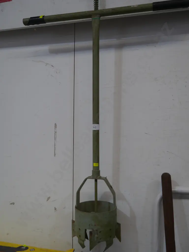 Post hole digger Image 1++