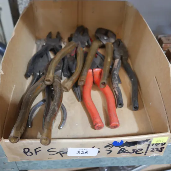 Pliers