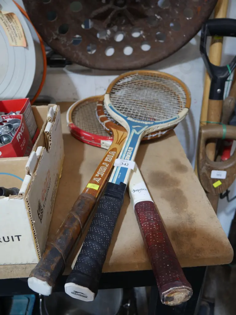 Vintage tennis rackets Image 1++