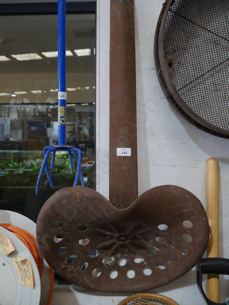 Tractor seat Image 1++