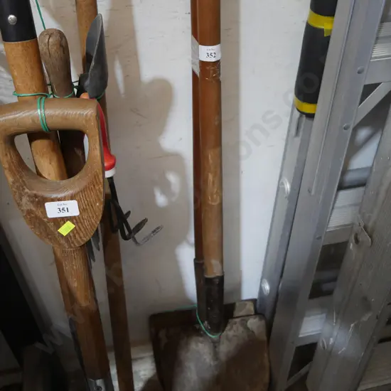 2 shovels