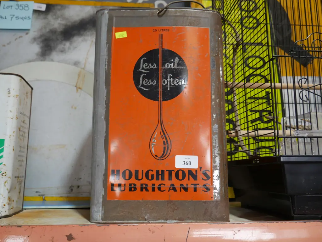Oil can Image 1++