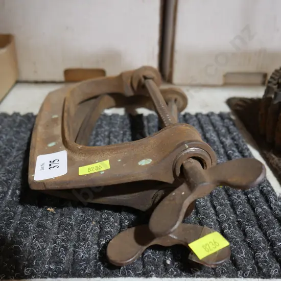 2 clamps