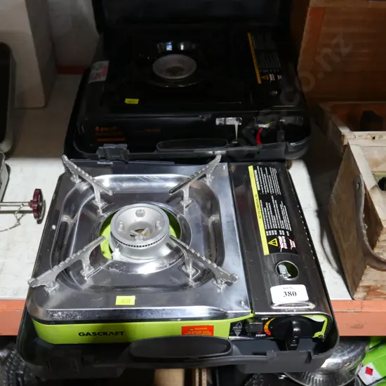 2 gas cookers