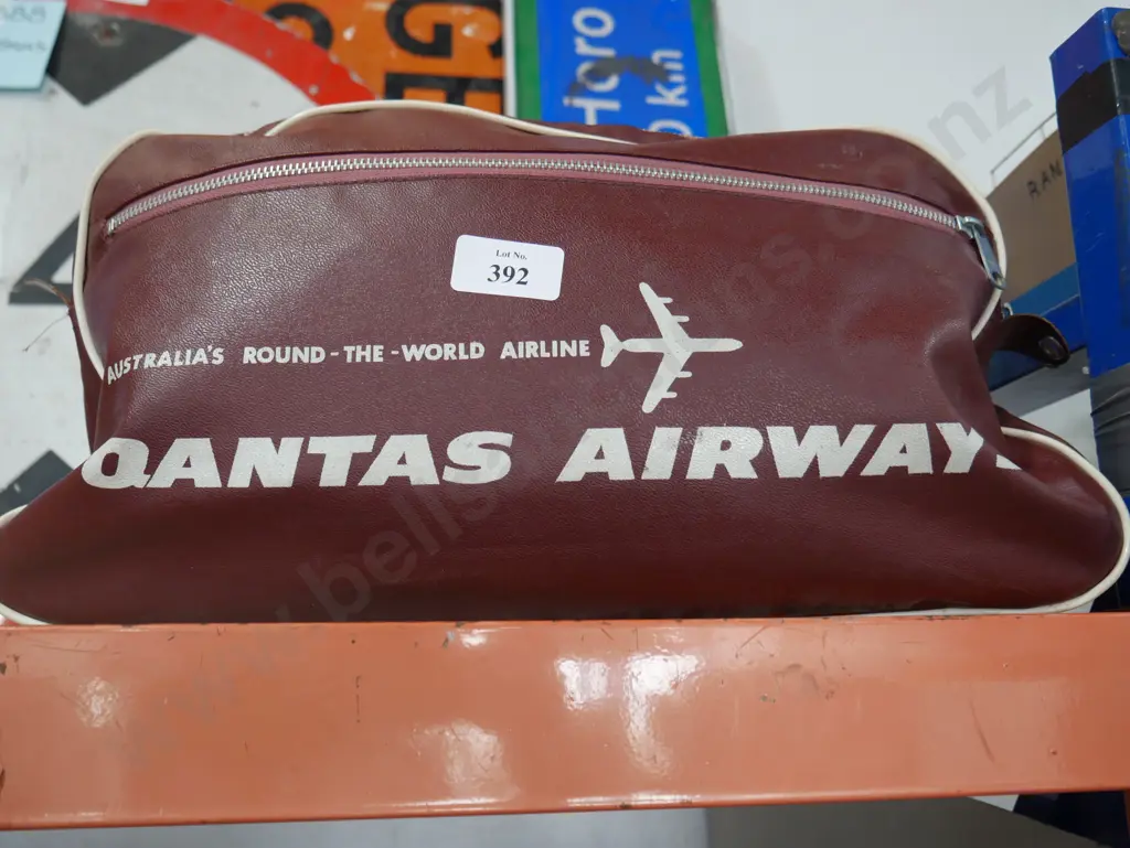 Quantas bag Image 1++