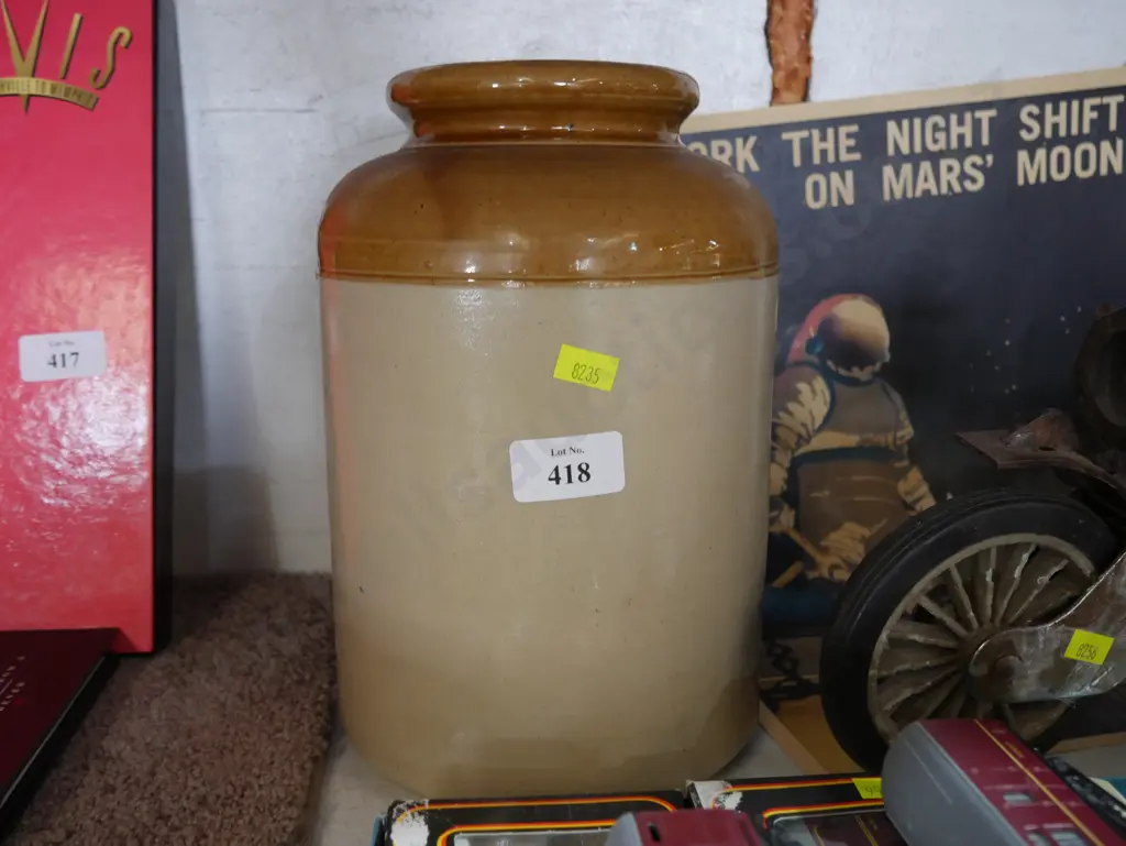 Stone crock Image 1++