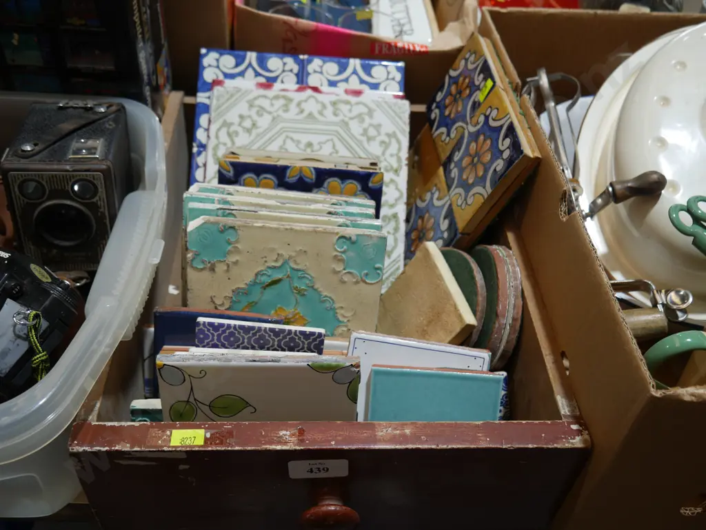 Old porcelain tiles Image 1++