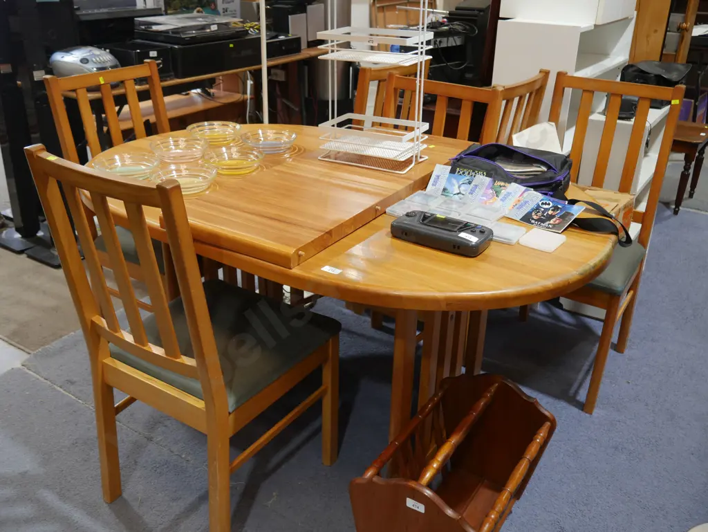 Rimu dining table and 6 chairs Image 1++