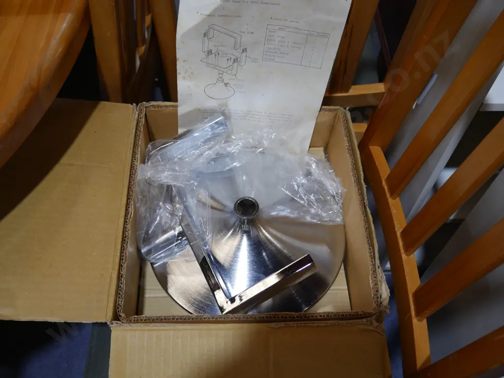 Stereo stand Image 1++