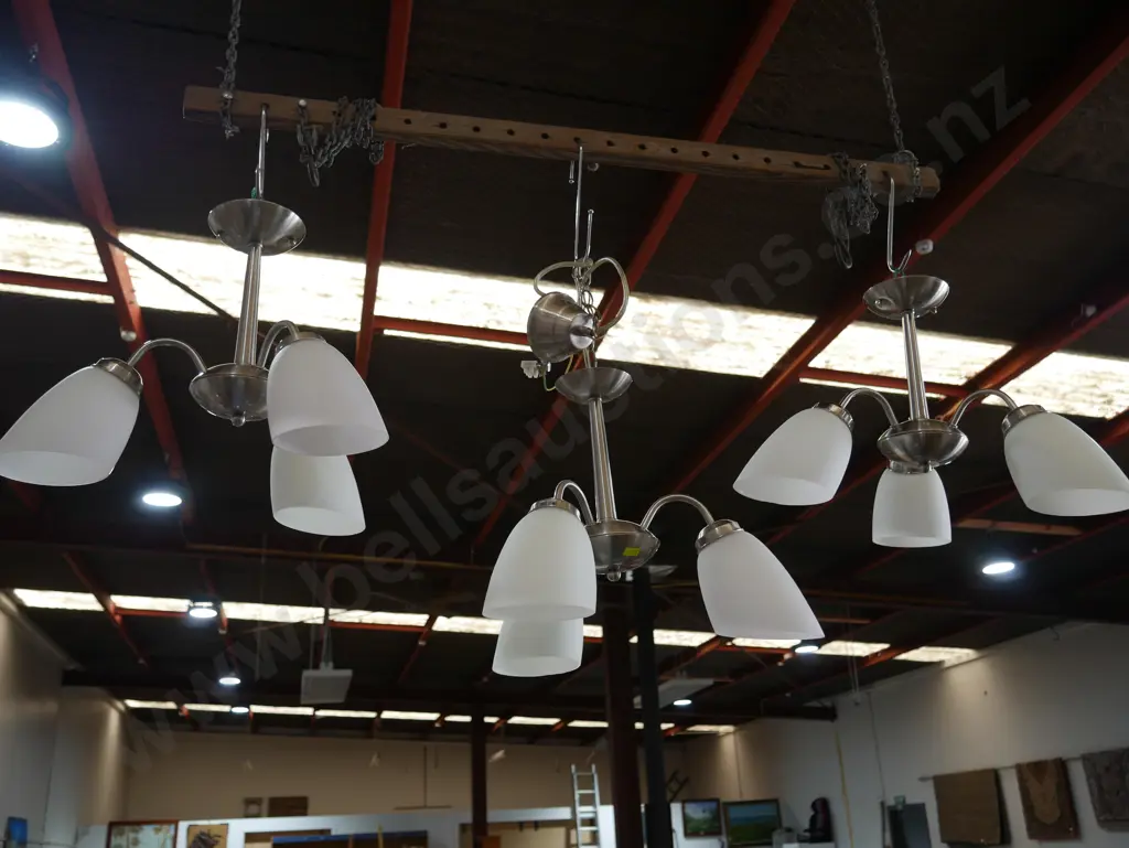 3 hanging lights Image 1++