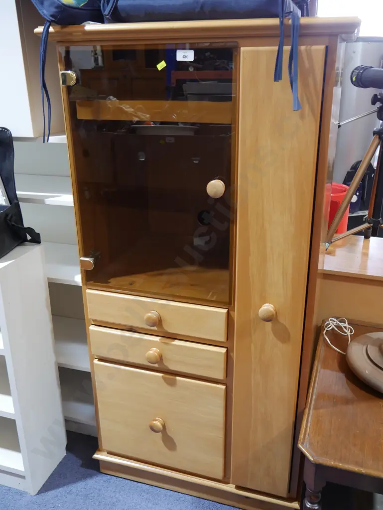 Stereo cabinet Image 1++