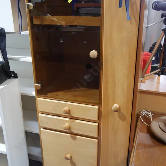 Stereo cabinet