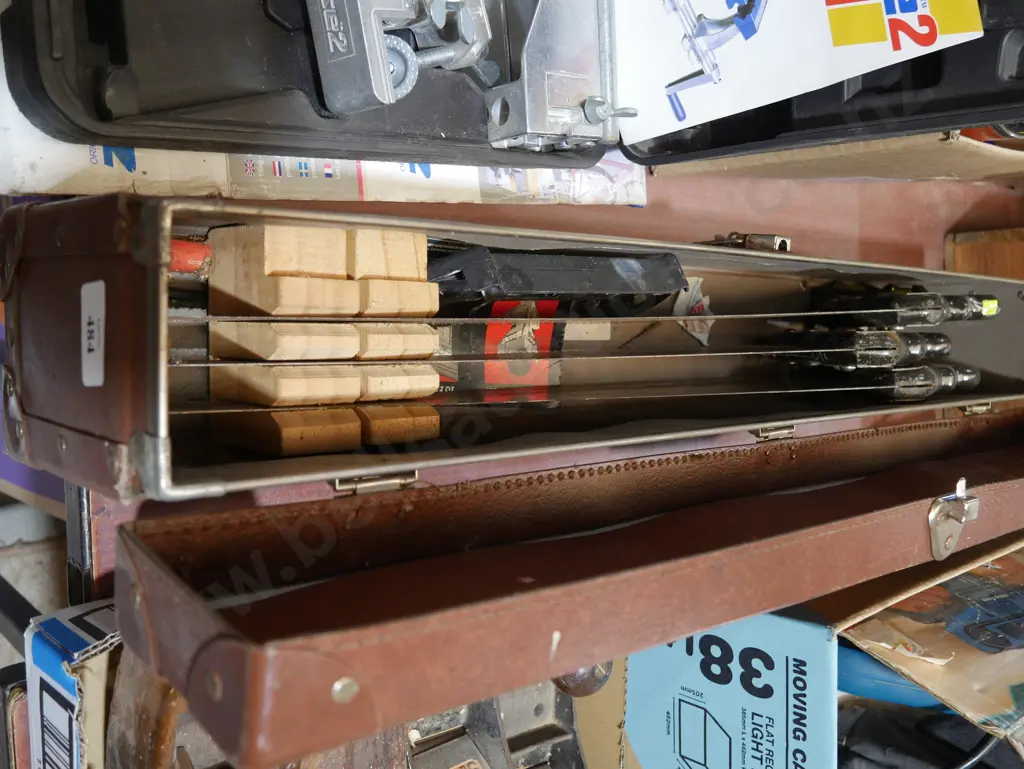 Case of saws Image 1++