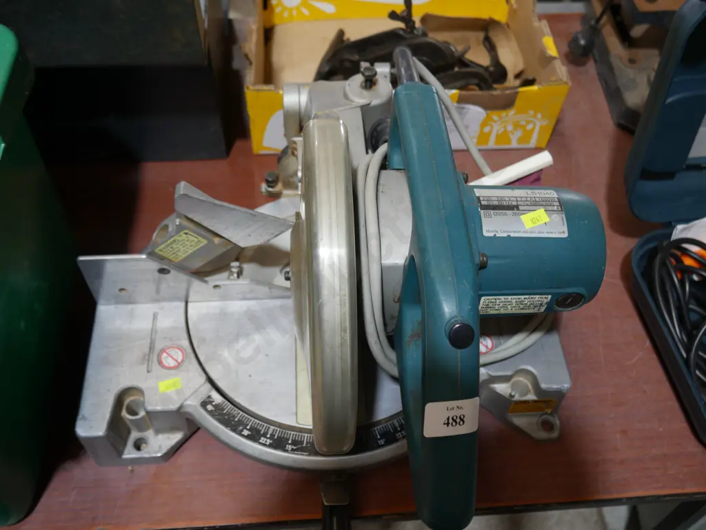 Makita mitre saw Image 1++