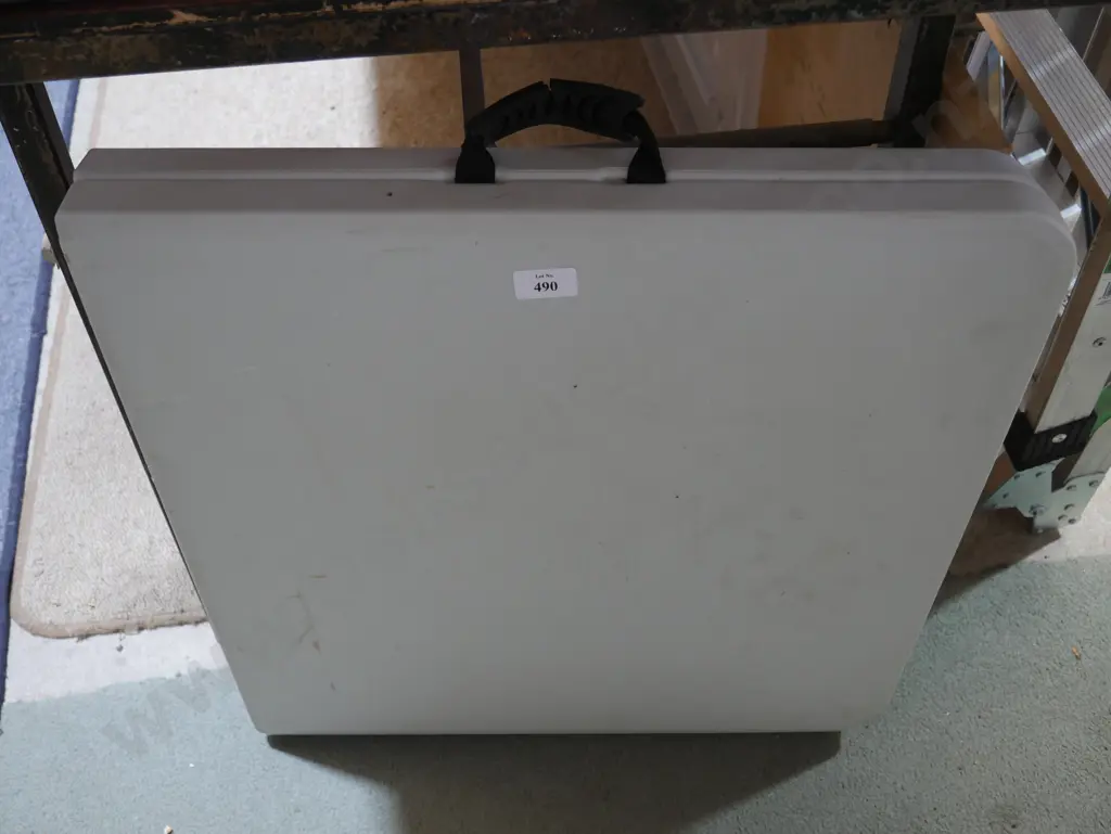 Folding table Image 1++