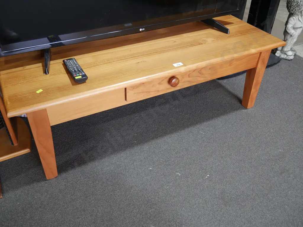 Coffee table Image 1++
