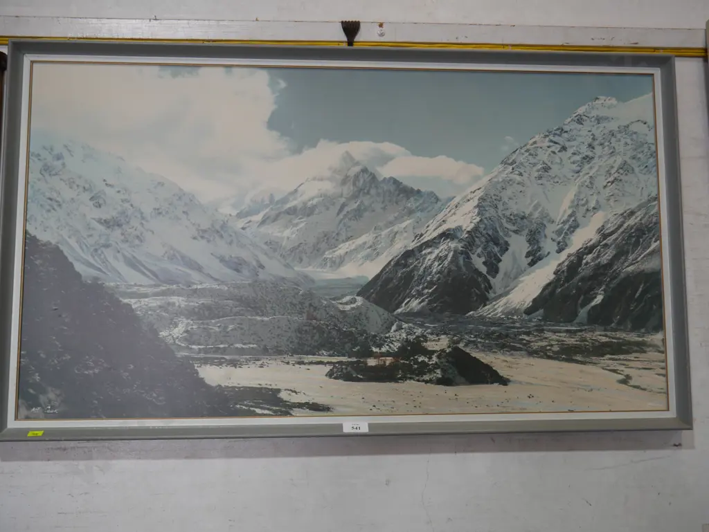 Large White's Aviation picture, Mount Cook, Hooker Valley Image 1++
