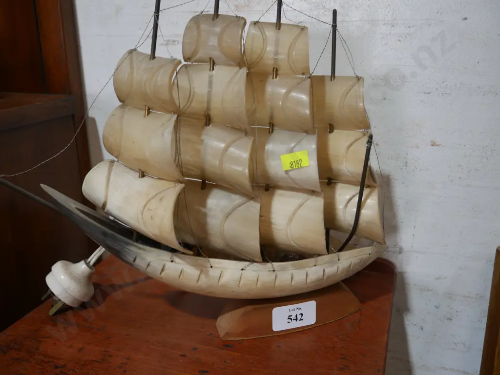 Bone sailing ship lamp Image 1++