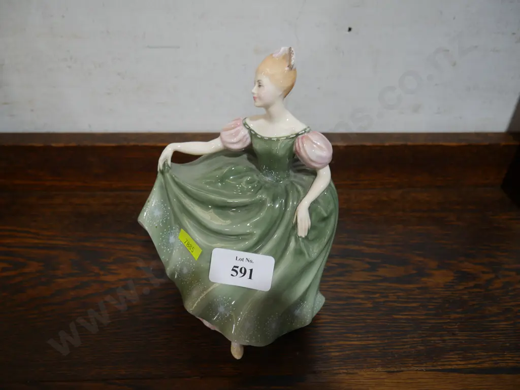 Royal Doulton figurine Michele Image 1++