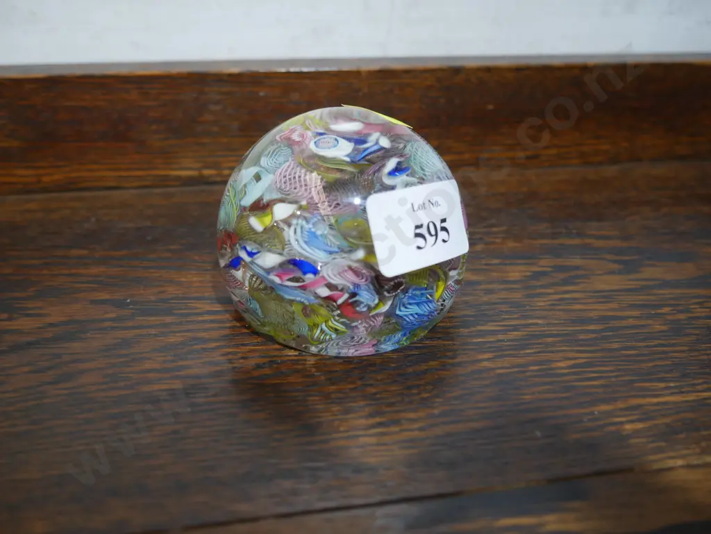 Millifiori glass paperweight Image 1++