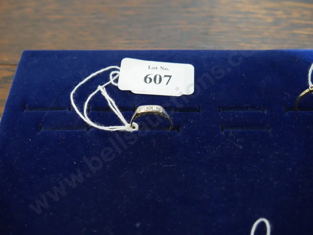 Gold & diamond ring Image 1++