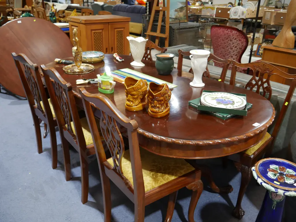Dining table & 6 chairs Image 1++