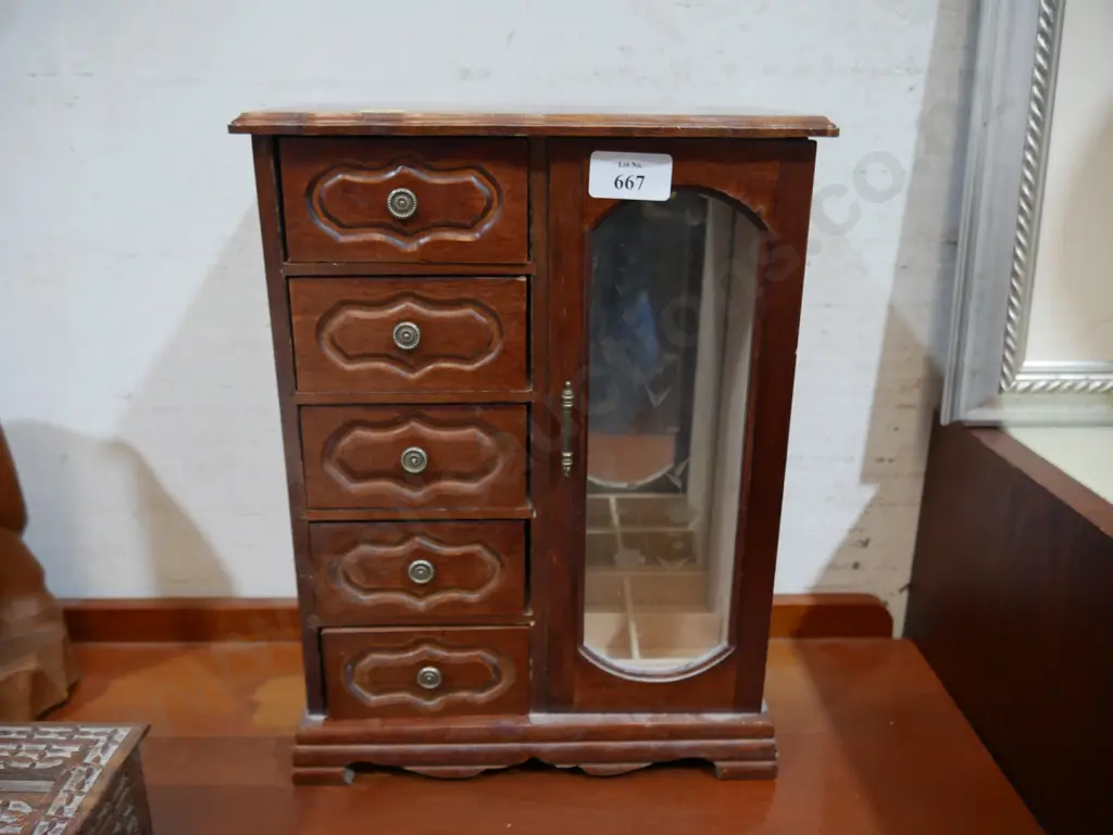 Wood jewelry box Image 1++