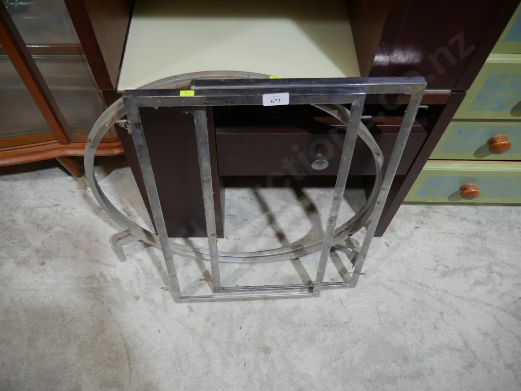 Chrome tea wagon frame Image 1++