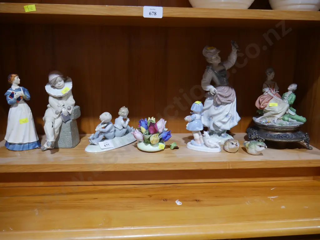Assorted figurines Image 1++