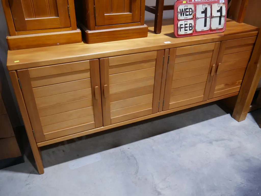 Rimu side board Image 1++