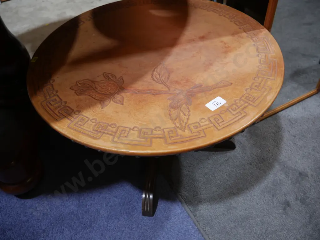 Coffee table Image 1++
