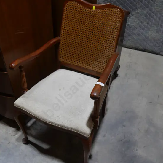 Arm chair