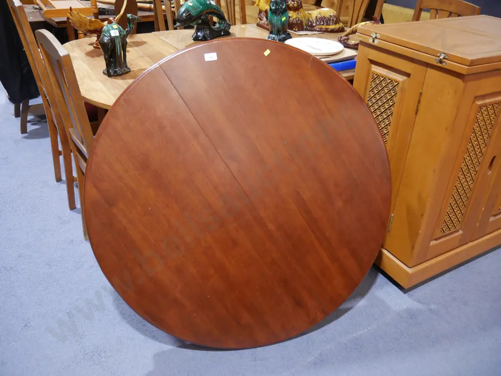 Pedestal dining table Image 1++