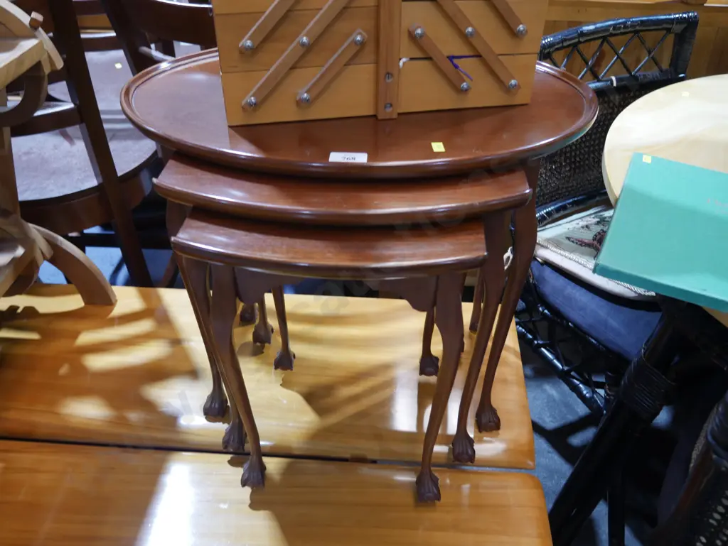 Nest of 3 tables Image 1++
