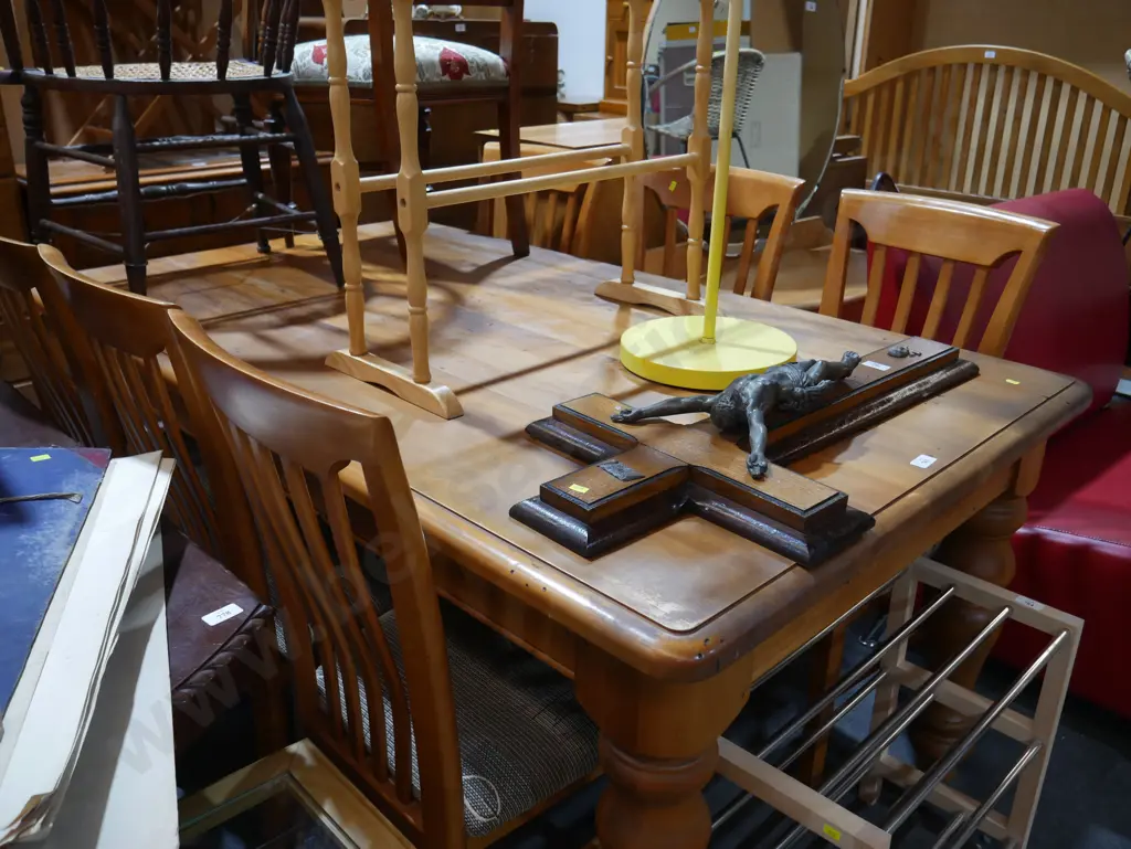 Solid wood dining table and 6 chairs Image 1++