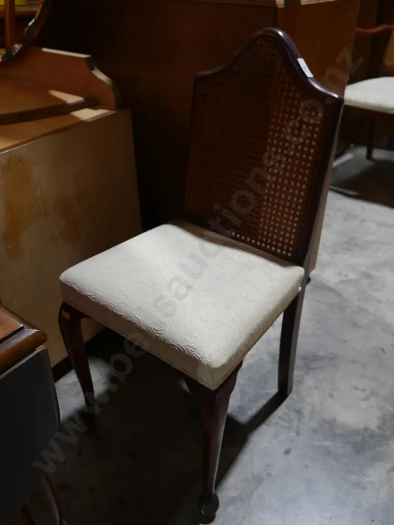 Hall chair Image 1++