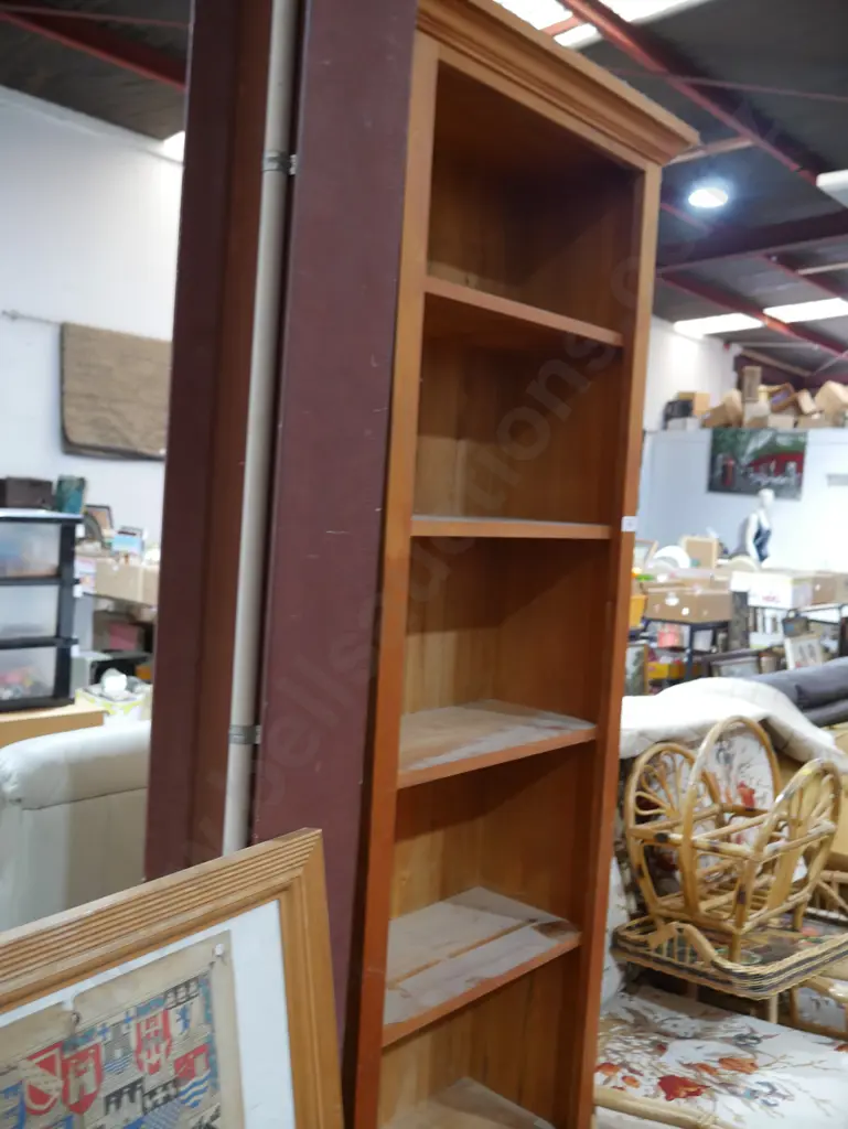 Narrow bookcase Image 1++