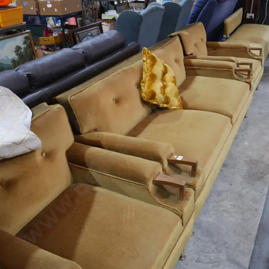 Lounge suite